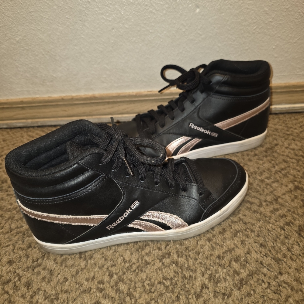 Reebok Women's Black and Pink High-Top Sneakers